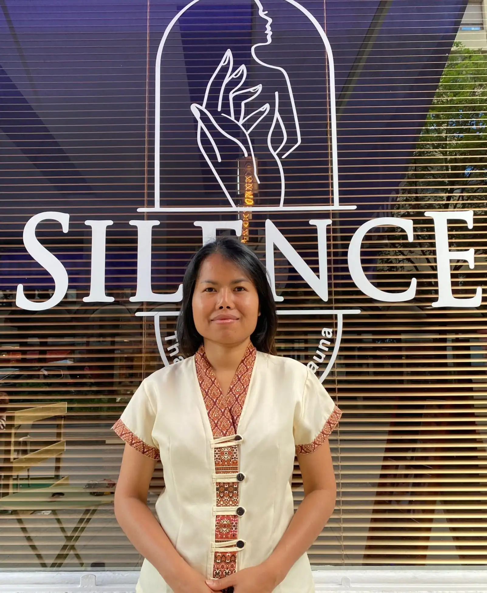 Joy Suchada masseuse chez Silence massage thai